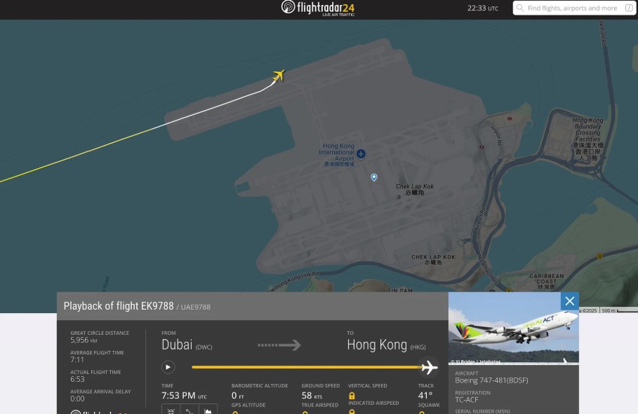 ▲20일 홍콩 공항에서 착륙하던 중 지상에 있던 차량과 충돌해 바다로 추락한 에미레이트 항공 EK9788편의 비행 경로. (출처=플라이트레이더24 캡처)