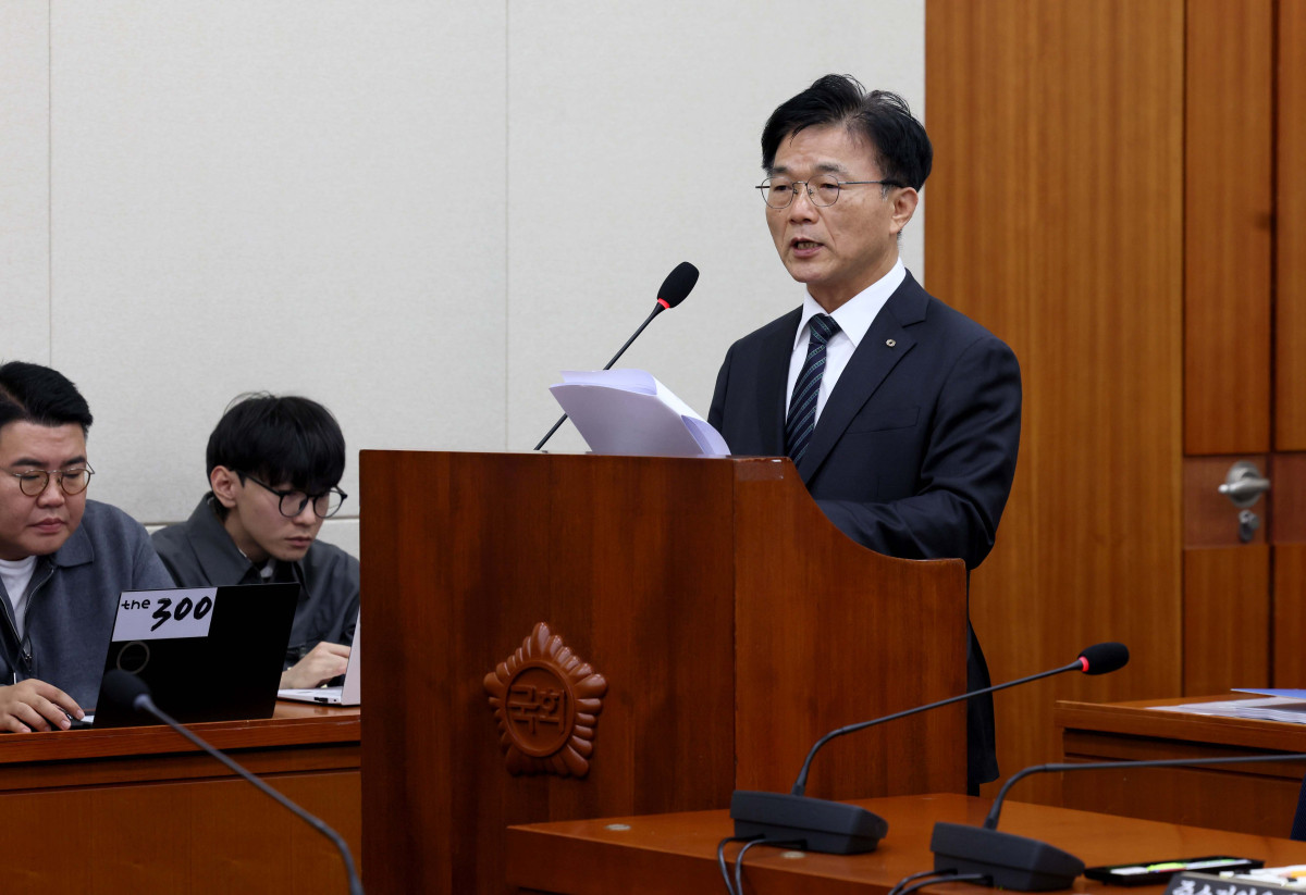 ▲박상진 산업은행 회장이 20일 서울 여의도 국회 정무위원회에서 열린 금융위원회 등에 대한 국정감사에서 업무보고를 하고 있다. 신태현 기자 holjjak@