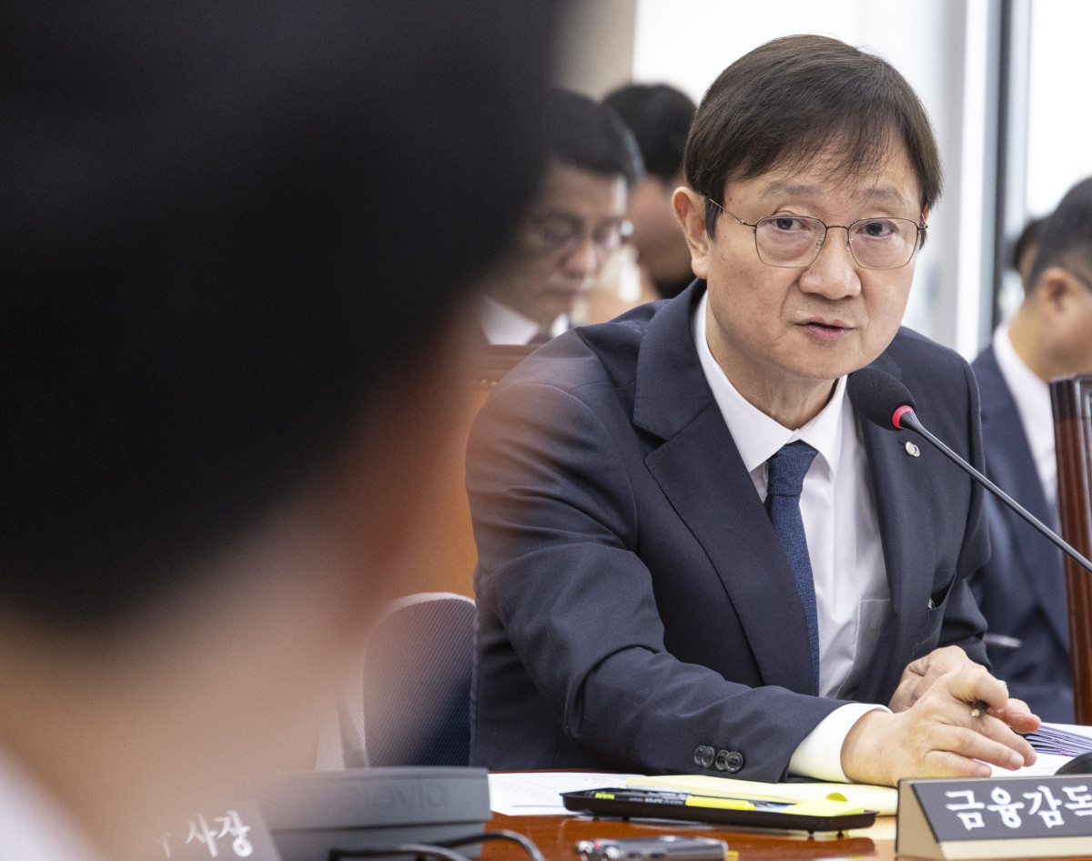 ▲<YONHAP PHOTO-2612> 이찬진 금융감독원장, 국감에서 답변 (서울=연합뉴스) 황광모 기자 = 이찬진 금융감독원장이 21일 국회에서 열린 2025년도 정무위원회 국정감사에 출석해 의원 질의에 답하고 있다. 2025.10.21 hkmpooh@yna.co.kr/2025-10-21 12:09:49/<저작권자 ⓒ 1980-2025 ㈜연합뉴스. 무단 전재 재배포 금지, AI 학습 및 활용 금지> (연합뉴스)