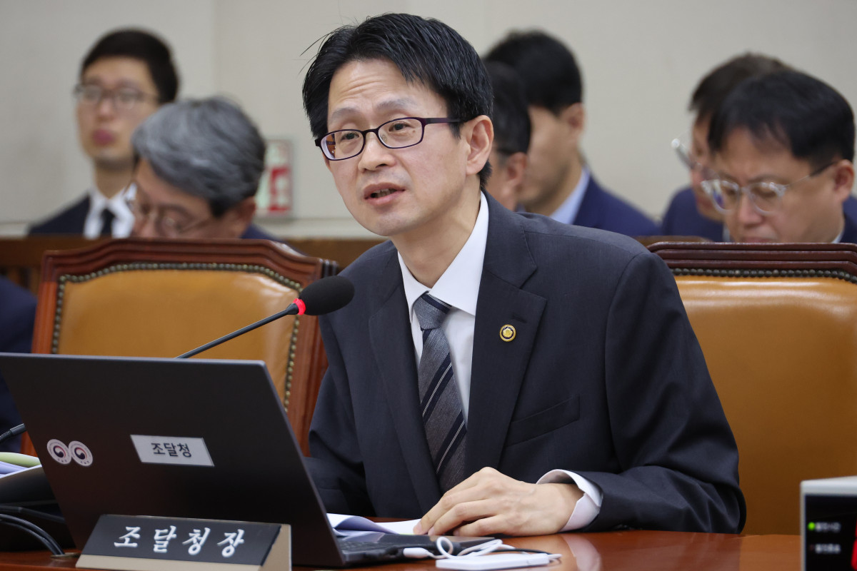 ▲백승보 조달청장이 21일 국회 기획재정위원회의 관세청, 국가데이터처, 조달청에 대한 국정감사에서 위원 질의에 답하고 있다. (연합뉴스)