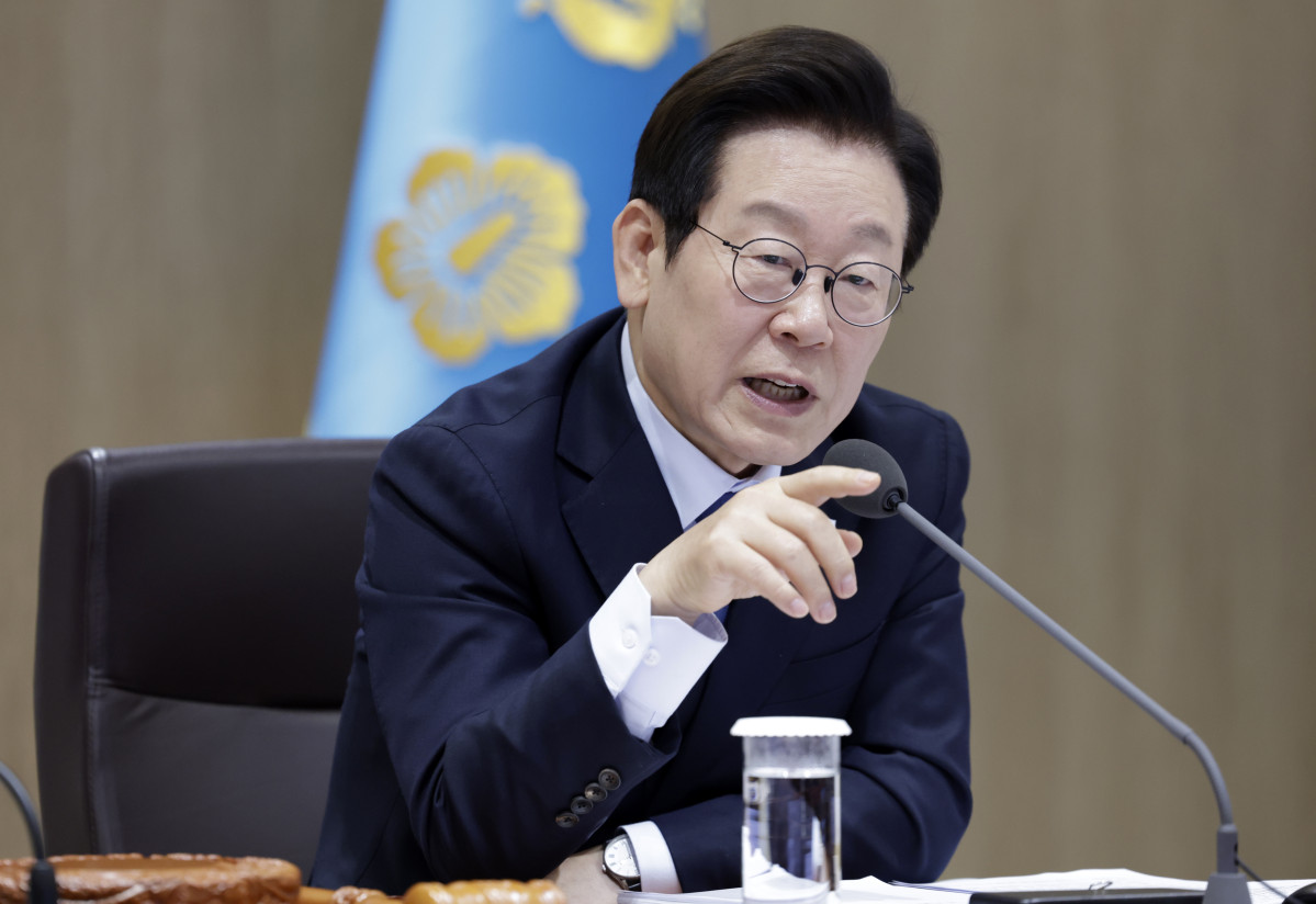 ▲이재명 대통령이 21일 용산 대통령실에서 열린 국무회의에서 발언하고 있다.   (연합뉴스)