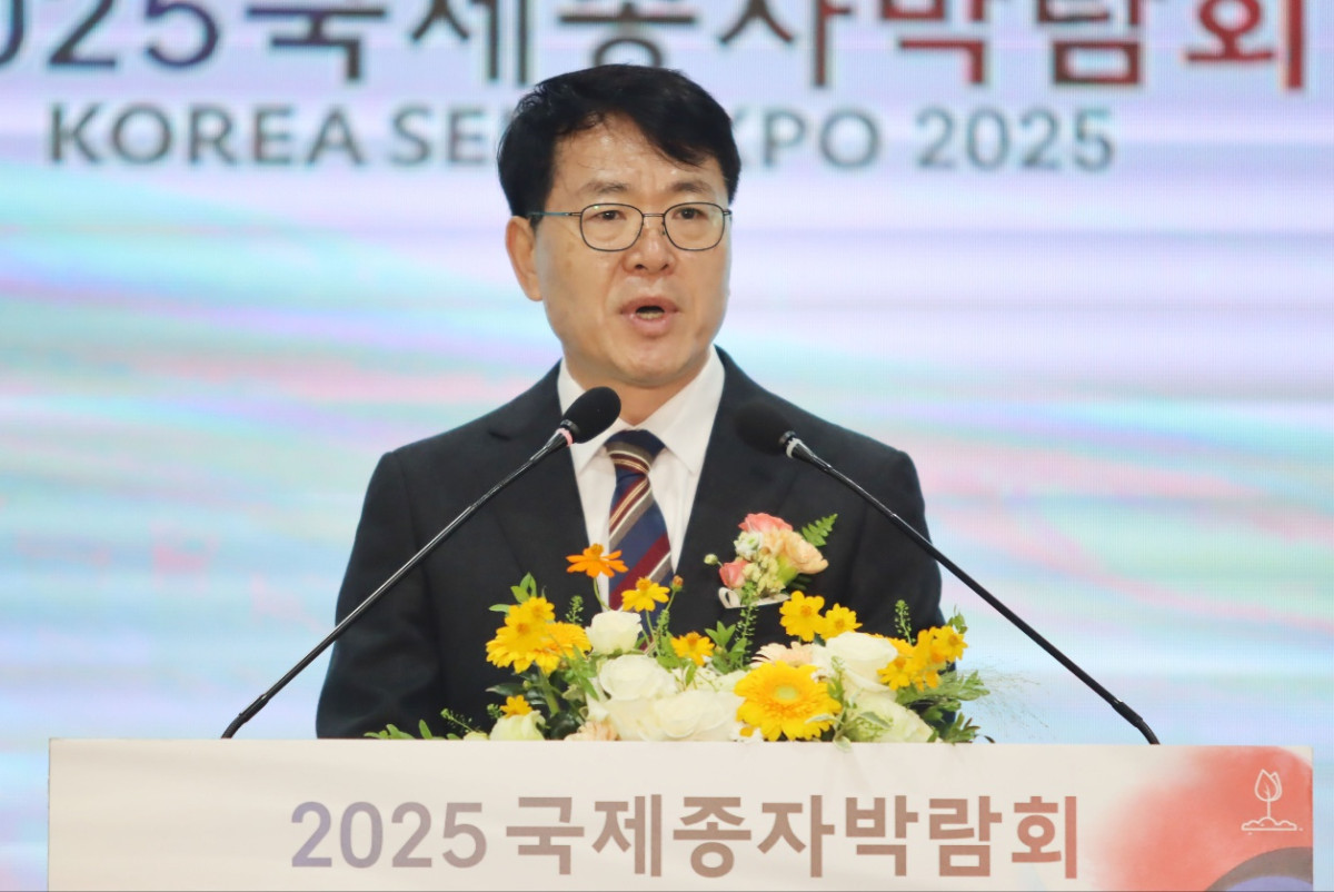▲김정욱 농림축산식품부 농업혁신정책실장이 22일 전북 김제에서 열린 ‘2025 국제종자박람회’ 개막식에 참석해 축사를 하고 있다. (사진제공=농림축산식품부)