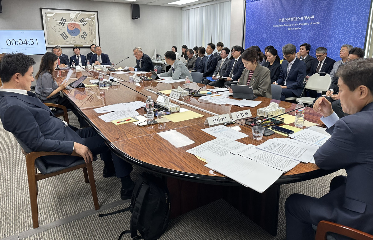 ▲22일(현지시간) 미국 주로스앤젤레스(LA) 총영사관에서 국회 외교통일위원회가 LA총영사관과 샌프란시스코총영사관에 대한 국정감사를 하고 있다. (연합뉴스)