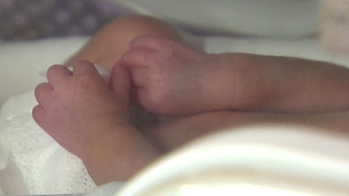 ▲병원 측은 아이의 몸에서 학대 정황을 발견하고 경찰에 신고. (사진제공=연합뉴스TV)