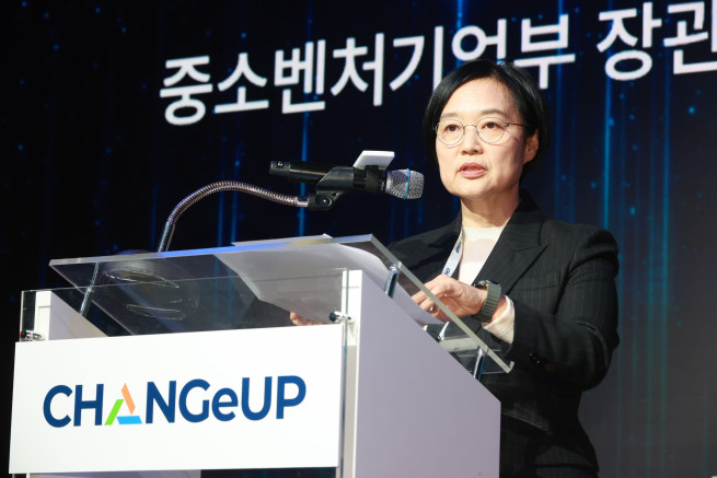 ▲한성숙 중소벤처기업부 장관이 22일 경북 포항 체인지업그라운드에서 열린 '경북-포스코 혁신성장 벤처펀드 결성식'에서 축사를 하고 있다. (사진제공=중소벤처기업부)