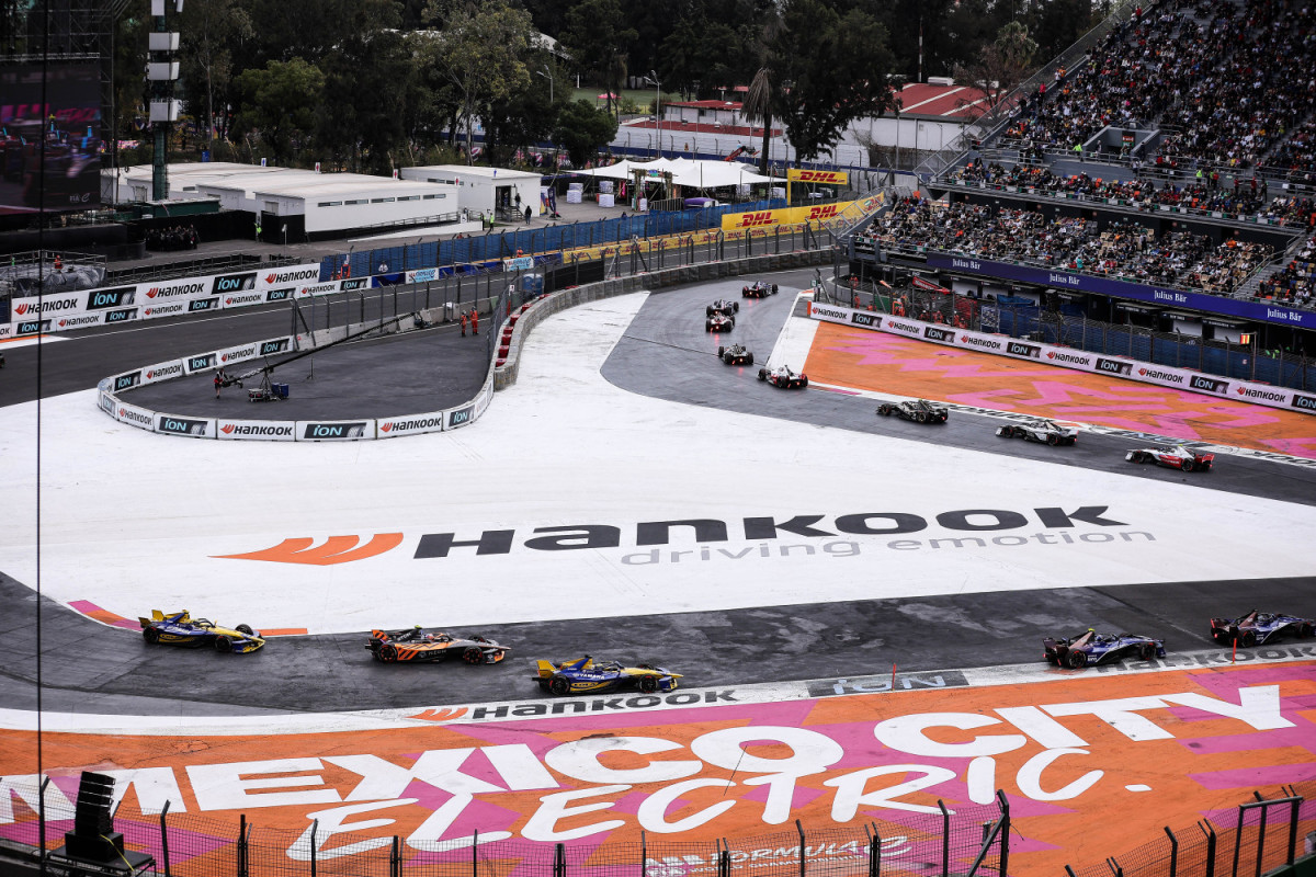 ▲포뮬러 E 시즌 11 한국 멕시코 E-Prix 경기 장면. (사진=한국타이어)