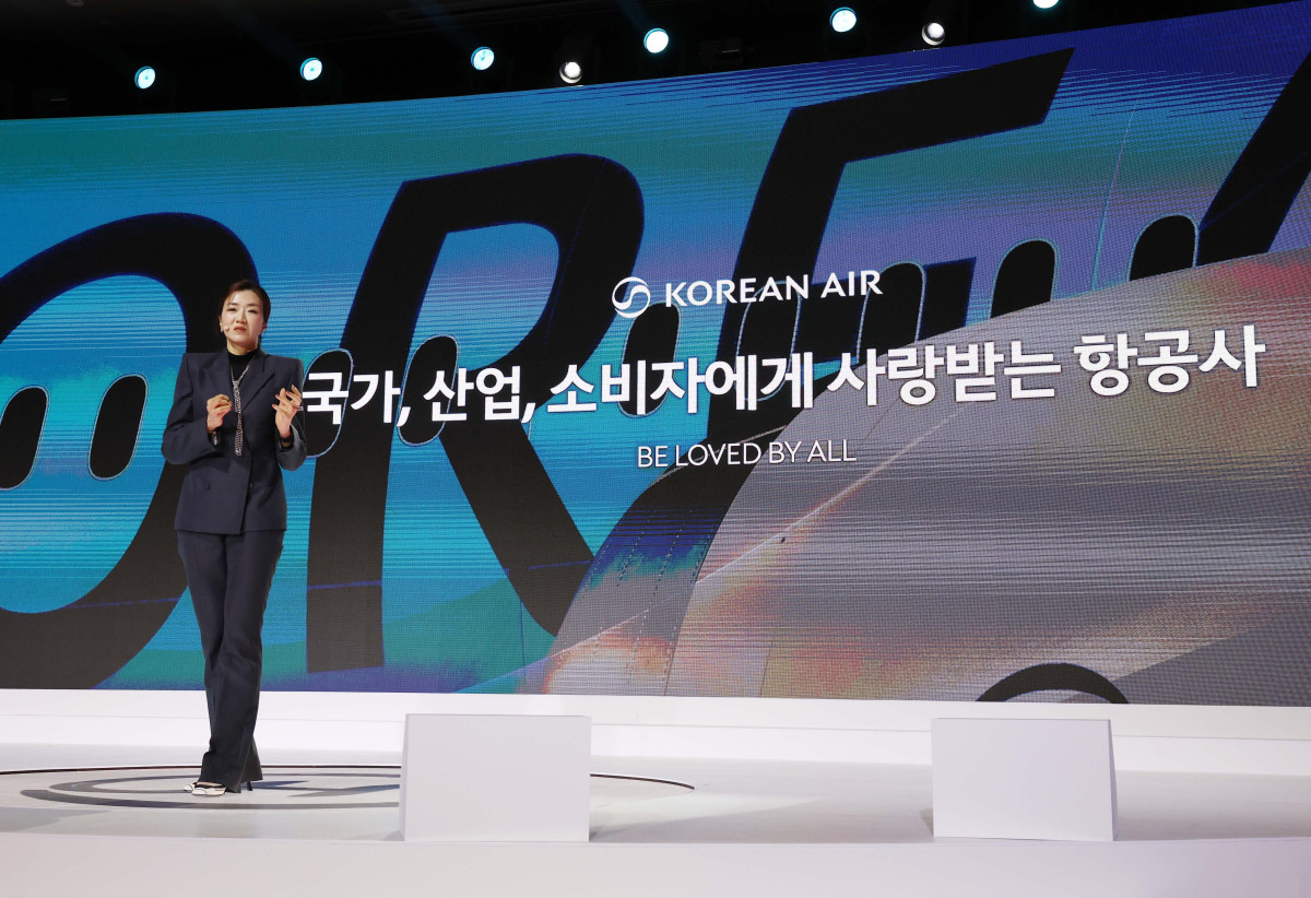 ▲조현민 한진 사장이 23일 서울 용산구 그랜드하얏트호텔에서 열린 ‘한진그룹 80주년 기념행사 매체 설명회’에서 한진그룹 미래전략 및 NEW CI를 브리핑하고 있다. 신태현 기자 holjjak@