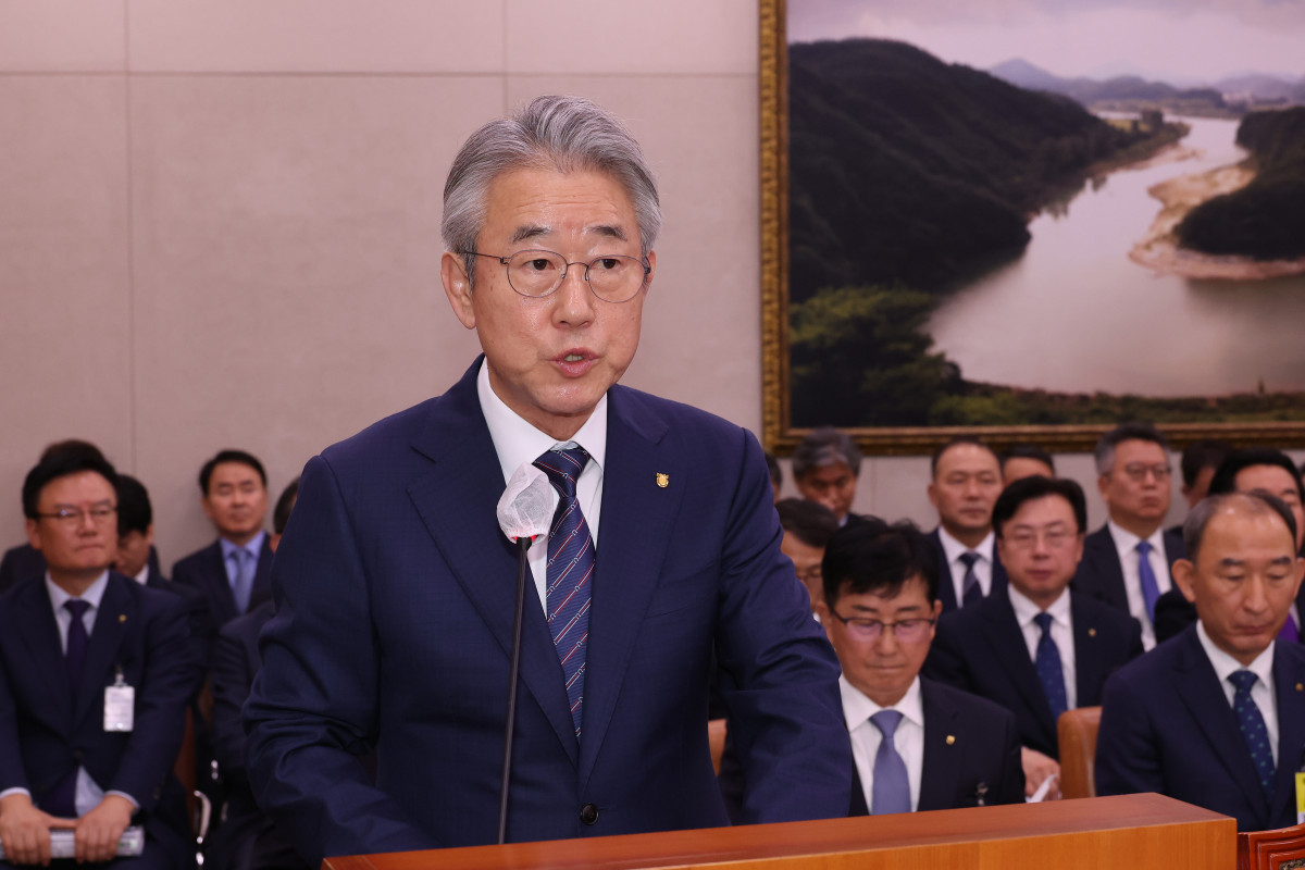▲강호동 농업협동조합중앙회 회장이 24일 서울 여의도 국회 농림축산식품해양수산위원회에서 열린 국정감사에서 인사말을 하고 있다.  (연합뉴스)