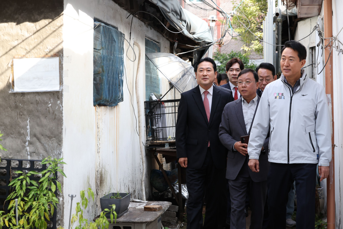 ▲장동혁 국민의힘 대표와 오세훈 서울시장이 24일 서울 노원구 상계5 재정비촉진구역 현장을 점검하고 있다. (연합뉴스)