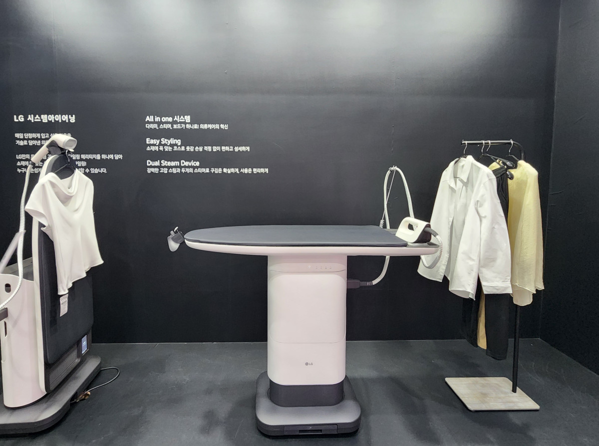 ▲LG 시스템아이어닝의 전시 모습.(윤나래 기자)