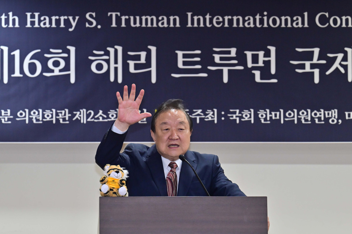 ▲24일 오전 서울 영등포구 국회의원회관 제2소회의실에서 열린 제16회 해리 트루먼 국제 컨퍼런스에서 정대철 헌정회장이 개회사를 하고 있다. 올해로 16번째를 맞이한 트루먼 콘퍼런스는 한국전 당시 미주리 출신 미국 제33대 대통령 해리 트루먼의 한미 관계와 우호 증진에 기여한 업적을 기리기 위해 개최되는 국제회의로 미국의 미주리대학과 한국에서 2년에 한 번씩 교차로 개최돼왔다. 한미의원연맹과 미주리대학이 공동으로 개최한 올해 컨퍼런스는 광복 80주년을 맞아 '변화, 혁신, 미래를 향한 한미 협력'을 주제로 민주주의 발전과 원자력,AI 등 한미 과학기술을 논의한다. 사진공동취재단