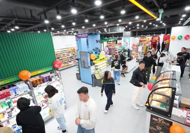 ▲세븐일레븐이 운영하는 ‘뉴웨이브명동점’ (사진제공=코리아세븐)