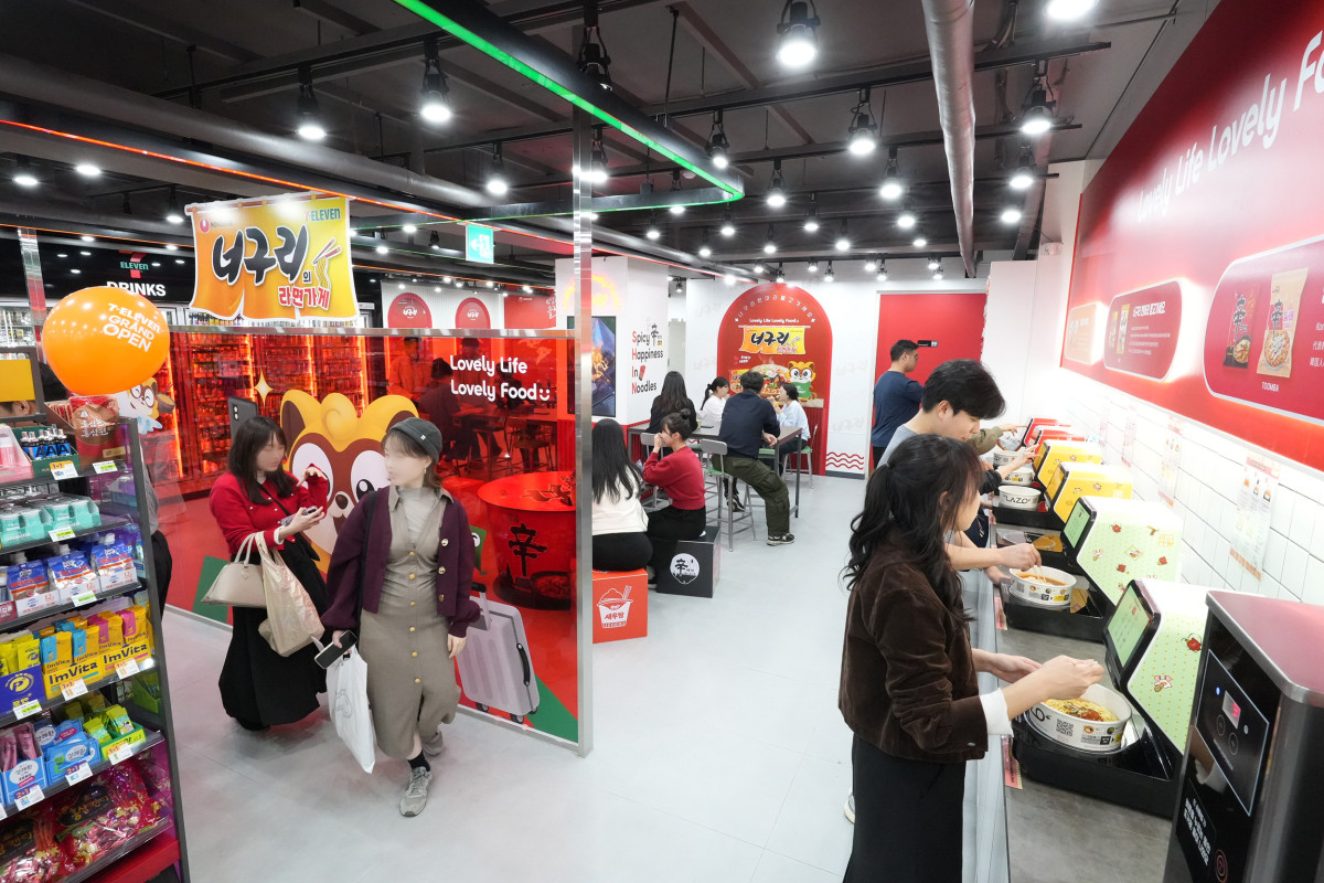 ▲세븐일레븐 뉴웨이브 명동점 내부 전경 (사진제공=세븐일레븐)