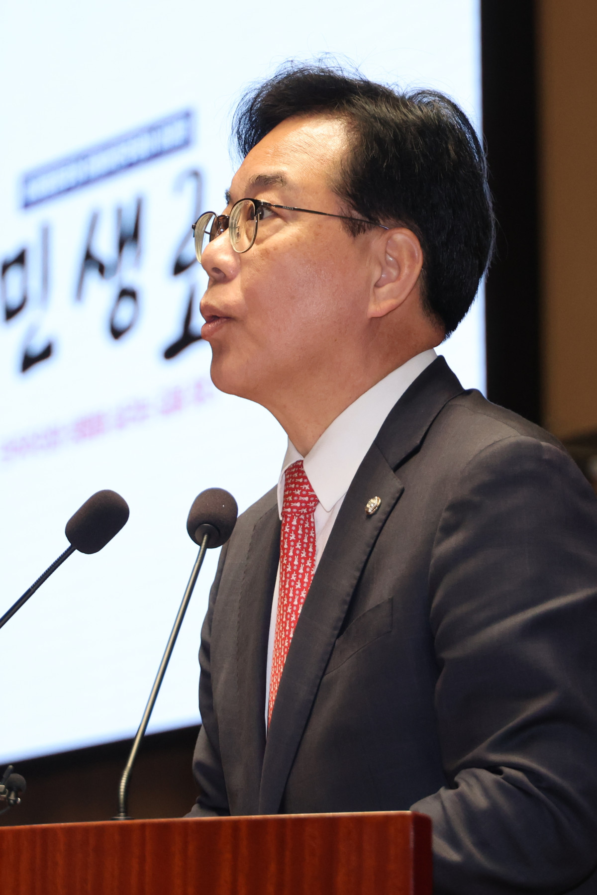 ▲국민의힘 송언석 원내대표가 26일 서울 여의도 국회에서 열린 의원총회에서 발언하고 있다. 2025.10.26 (연합뉴스)