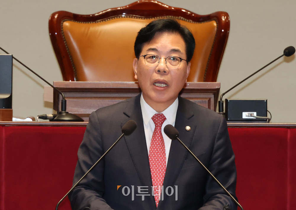 ▲송언석 국민의힘 원내대표가 26일 서울 여의도 국회에서 열린 의원총회에서 발언을 하고 있다. 고이란 기자 photoeran@