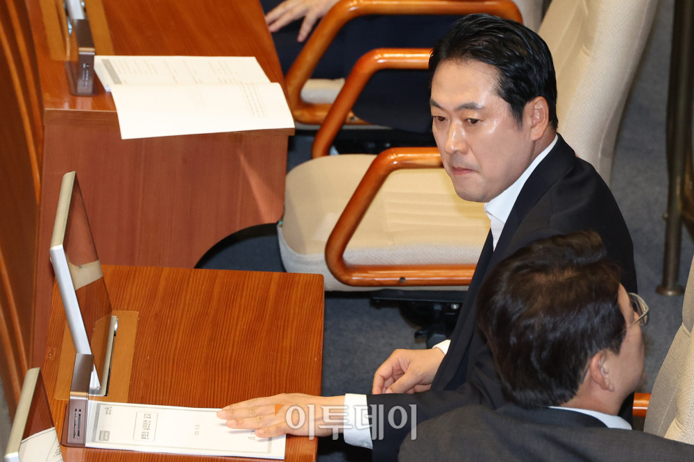 ▲장동혁 국민의힘 대표가 26일 서울 여의도 국회에서 열린 본회의에 참석하고 있다. 고이란 기자 photoeran@