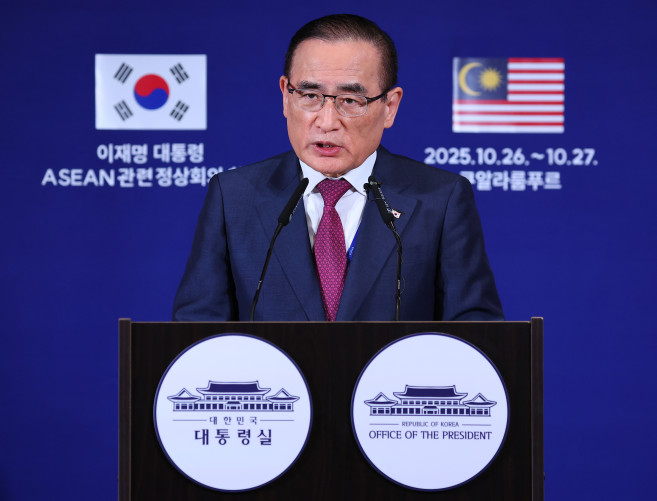 ▲위성락 국가안보실장이 26일 말레이시아 쿠알라룸푸르의 한 호텔에 마련된 한국 기자단 프레스센터에서 아세안 정상회의 관련 브리핑을 하고 있다.   (연합뉴스)