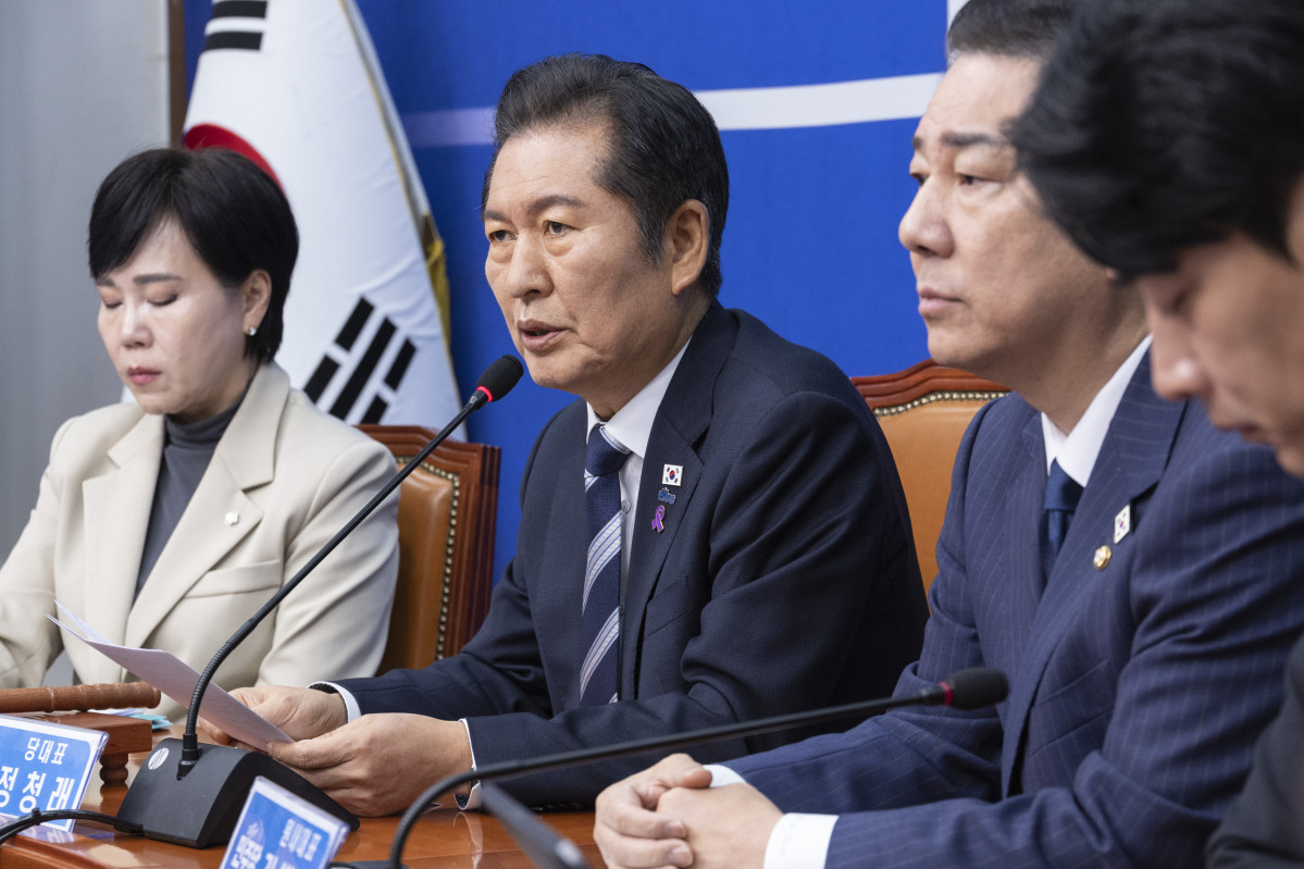 ▲정청래 더불어민주당 대표가 27일 국회에서 열린 최고위원회의에서 코스피 4000 돌파와 관련한 발언을 하고 있다. (연합뉴스)