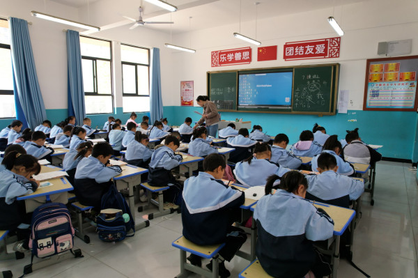 ▲세라젬은 중국 호북성 지역 학교를 대상으로 교육 환경 개선 사업을 진행해 ‘희망소학교’ 17호 프로젝트를 완료했다. (사진제공=세라젬)