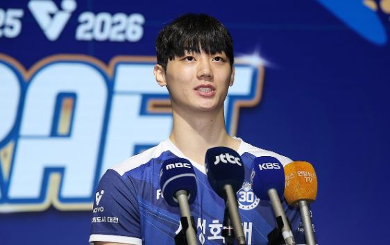 ▲인터뷰하는 이우진 (연합뉴스)