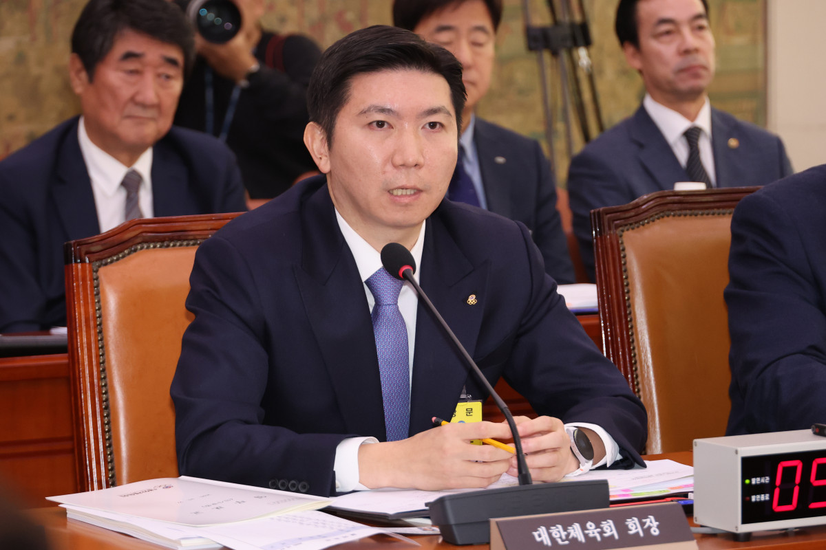 ▲유승민 대한체육회장이 27일 서울 여의도 국회에서 열린 문화체육관광위원회의 대한체육회 등에 대한 국정감사에서 위원 질의에 답하고 있다. (연합뉴스)