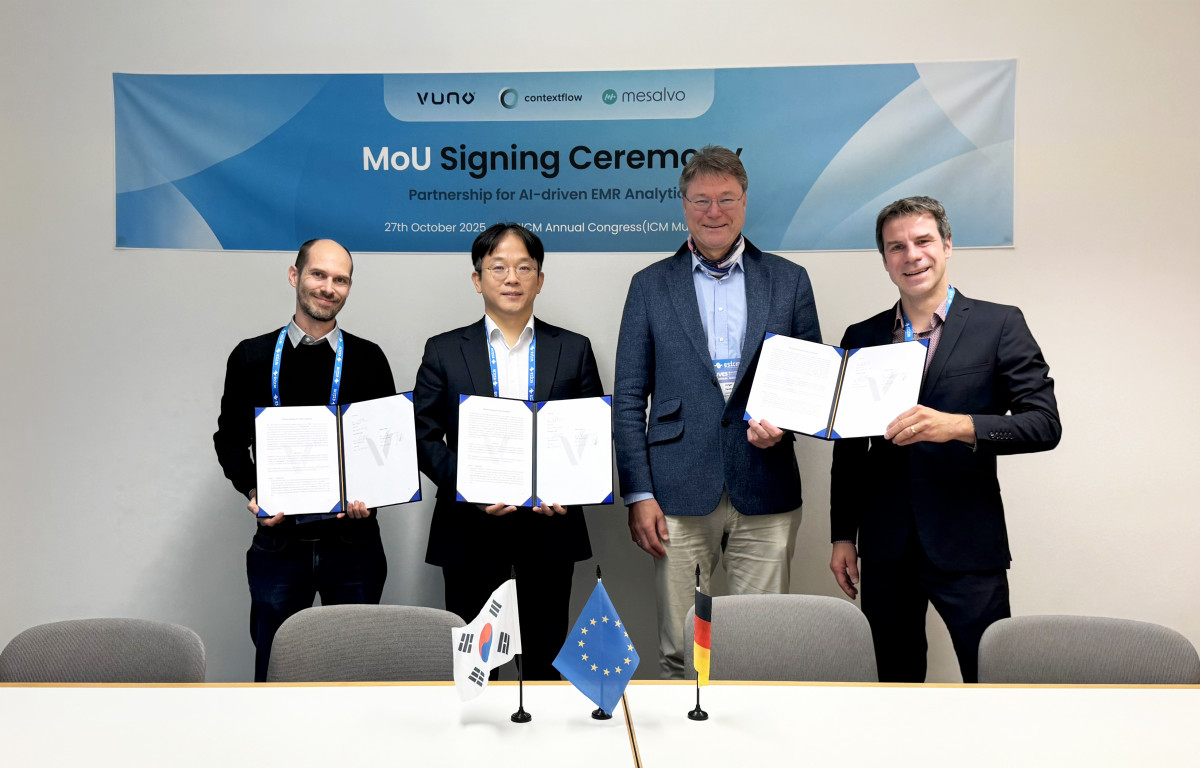 ▲왼쪽부터 Contextflow Markus Holzer 대표, 뷰노 이예하 대표, Mesalvo Holger Cordes 대표 및 Matthias Wuttke CIO가 협약 후 기념촬영을 하고 있다.

 (사진제공=뷰노)
