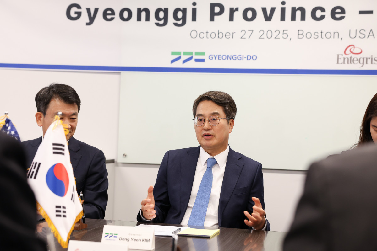 ▲김동연 지사가 인테그리스 투자협약식에서 설명하고 있다. (경기도)