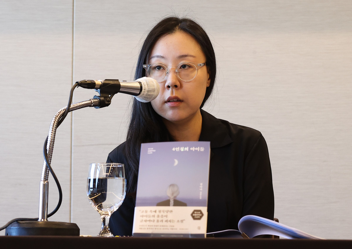 ▲김아나 작가가 28일 서울 중구 프레스센터에서 열린 제15회 혼불문학상 수상작 '4인칭의 아이들' 출간 기념 기자간담회에서 수상 소감을 말하고 있다. (연합뉴스)