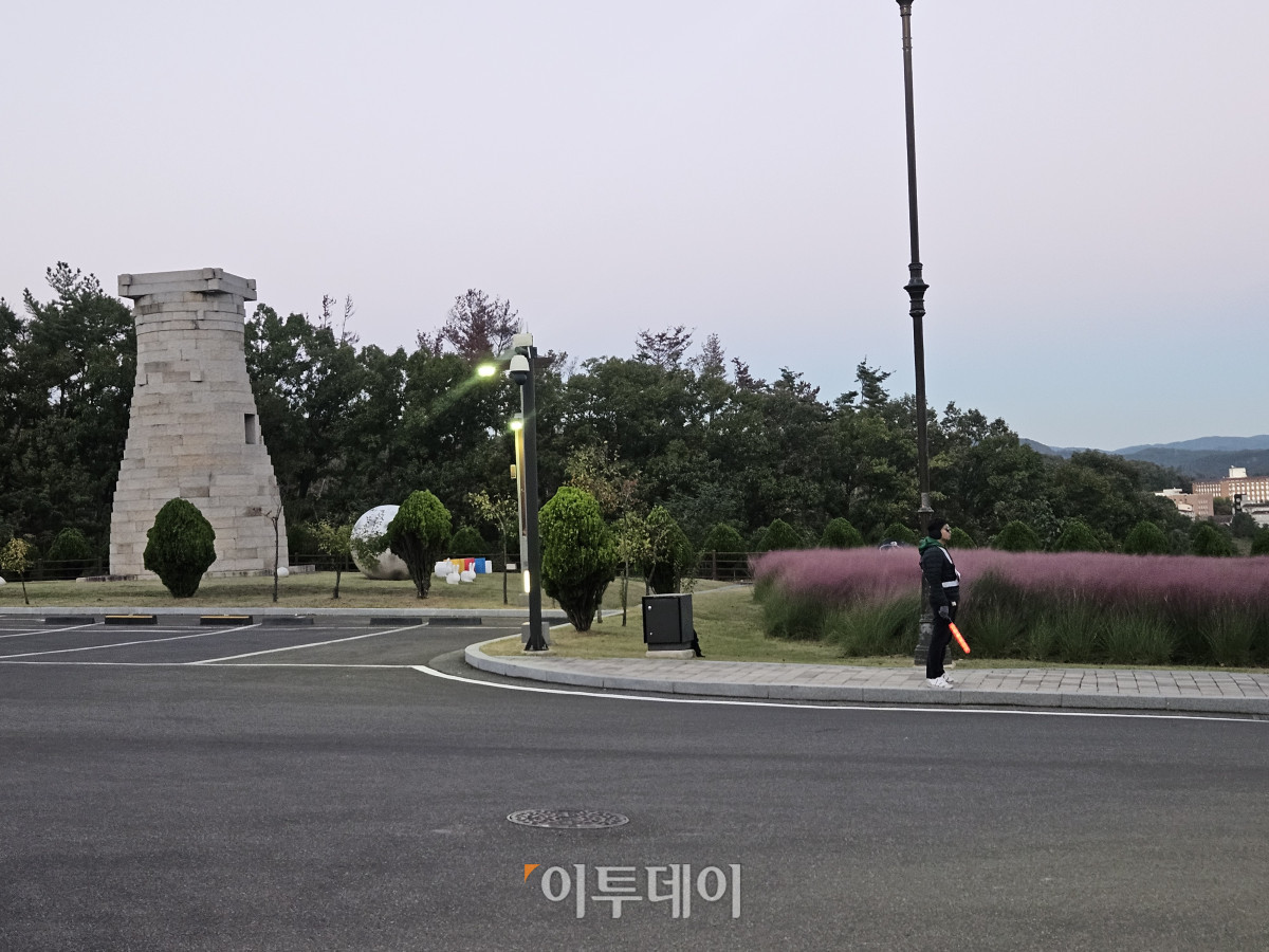 ▲대한상공회의소는 28일 저녁 경주 화랑마을 어울마당에서 '2025 APEC CEO 서밋'의 첫 번째 공식 행사인 환영만찬을 개최했다.  (사진=정진용 기자)