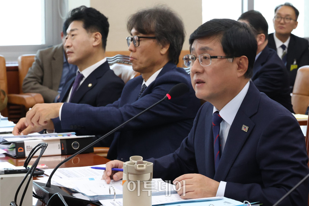 ▲김성환 기후에너지환경부 장관이 29일 서울 여의도 국회 기후에너지환경노동위원회에서 열린 종합감사에서 의원 질의에 답하고 있다. 고이란 기자 photoeran@