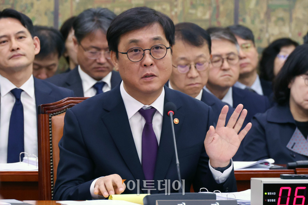 ▲최휘영 문화체육관광부 장관이 29일 서울 여의도 국회 문화체육관광위원회에서 열린 종합감사에서 의원 질의에 답하고 있다. 고이란 기자 photoeran@