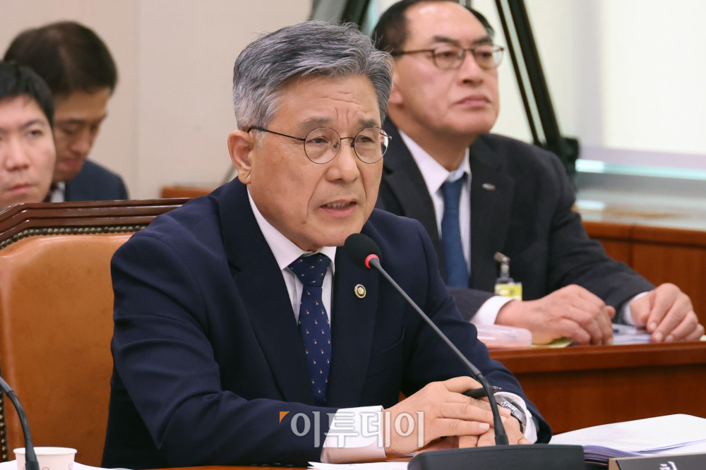 ▲허민 국가유산청장이 29일 서울 여의도 국회 문화체육관광위원회에서 열린 종합감사에서 의원 질의에 답하고 있다. 고이란 기자 photoeran@