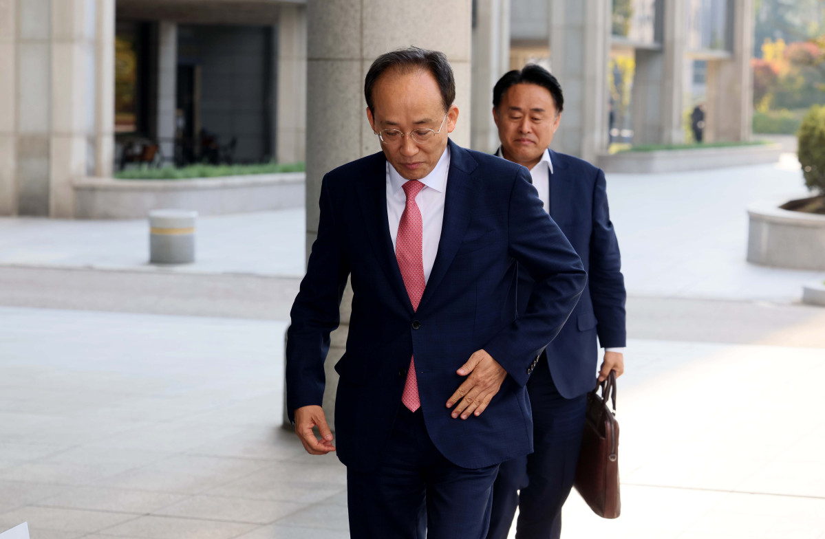 ▲'12·3 비상계엄' 당시 국민의힘 원내대표였던 추경호 의원이 30일 서울 서초구 서울고등검찰청에 마련된 내란특별검사팀 사무실에 피의자 신분으로 출석하고 있다. 추 의원은 계엄 해제 요구 결의안의 국회 표결을 의도적으로 방해했다는 의혹을 받고 있다. 신태현 기자 holjjak@