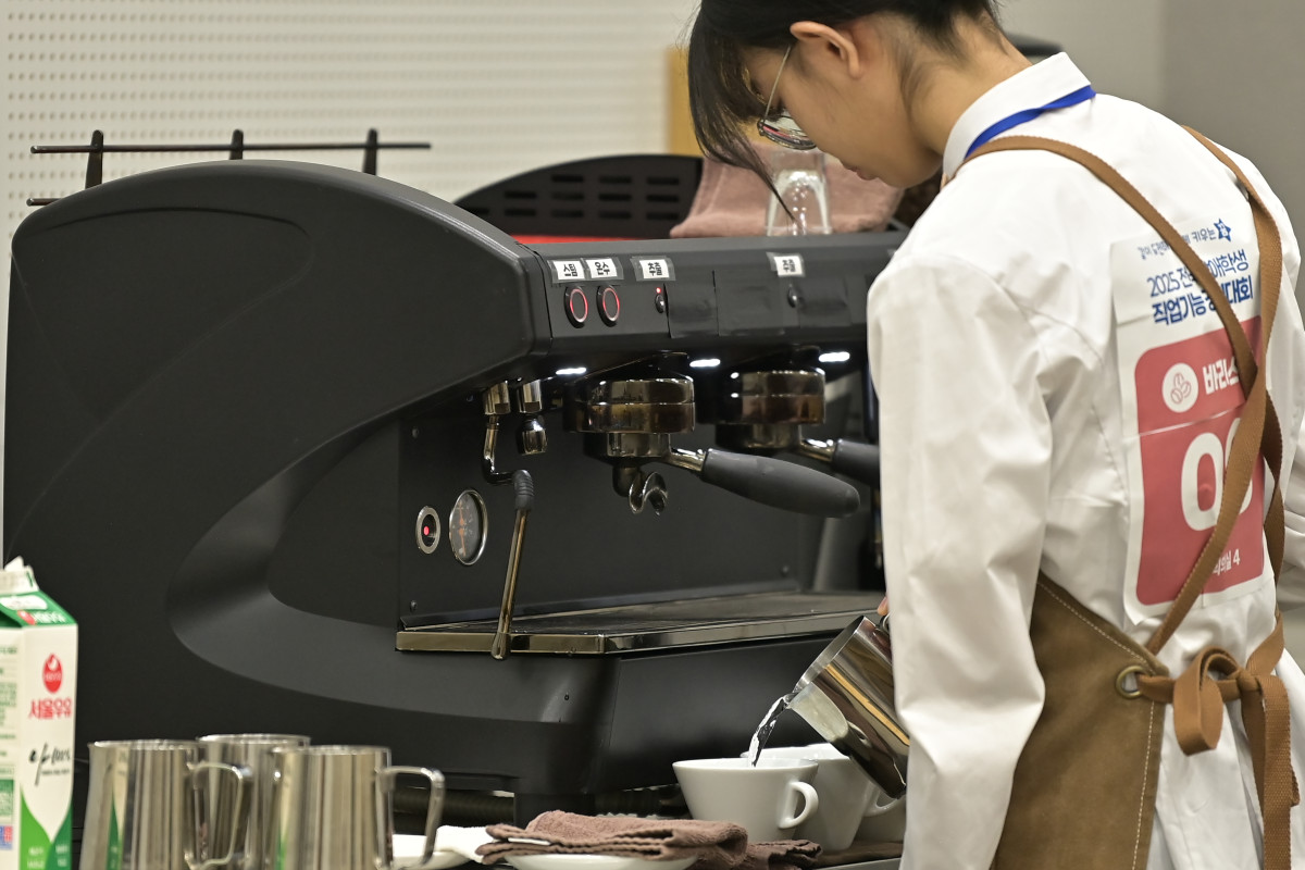 ▲부산 장애학생들이 전국직업 기능 경진대회에 참여하고 있다.  (사진제공=부산시교육청)