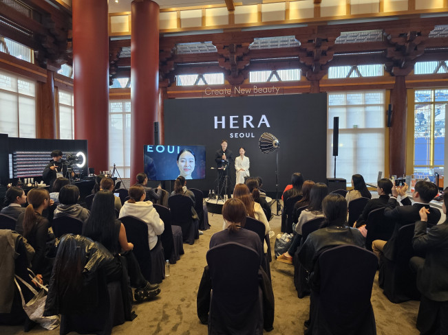 ▲경주에서 열린 아모레퍼시픽 메이크업쇼 (연합뉴스)