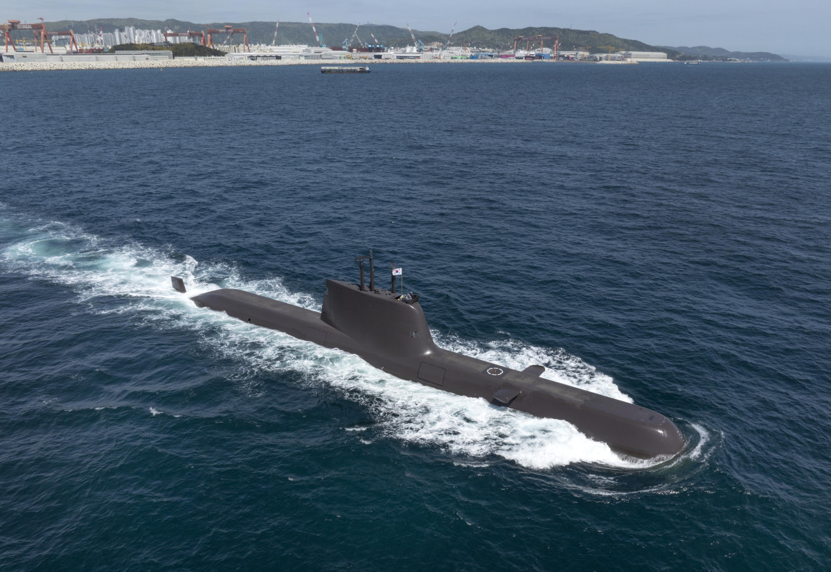 ▲HD현대중공업이 건조해 2016년 대한민국 해군에 인도한 장보고-Ⅱ(214급) 잠수함 ‘윤봉길함’의 시운전 모습 (사진제공=HD현대중공업)