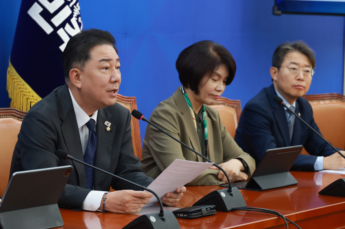 ▲김병기 더불어민주당 원내대표가 28일 서울 여의도 국회에서 열린 국정감사 대책회의에서 발언하고 있다. (사진=뉴시스)