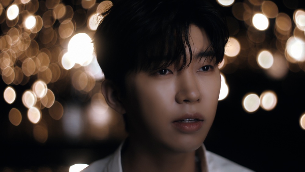 ▲가수 임영웅, ‘들꽃이 될게요’ 뮤직비디오 장면(물고기뮤직)