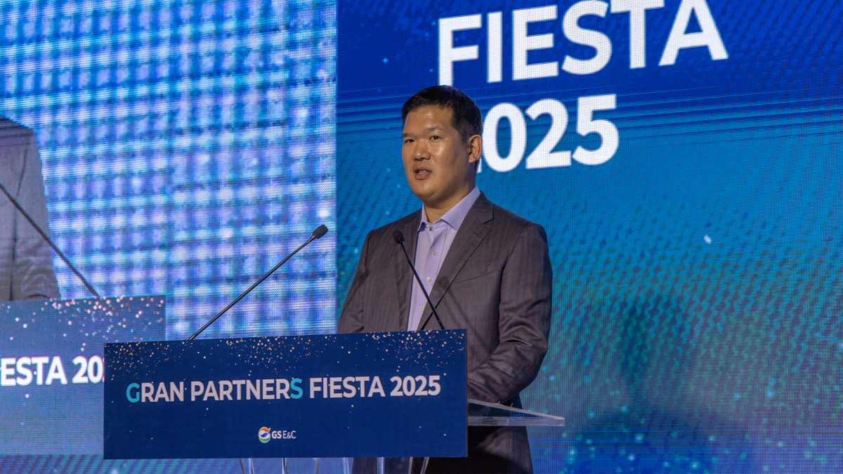 ▲허윤홍 GS건설 대표가 30일 서울 역삼동에 위치한 GS타워 아모리스홀에서 GS건설이 협력사와 소통을 위해 마련한 상생협력행사 ‘그랑 파트너스 피에스타(Gran Partners Fiesta)’에서 인사 말씀을 전하고 있다. (사진제공=GS건설)