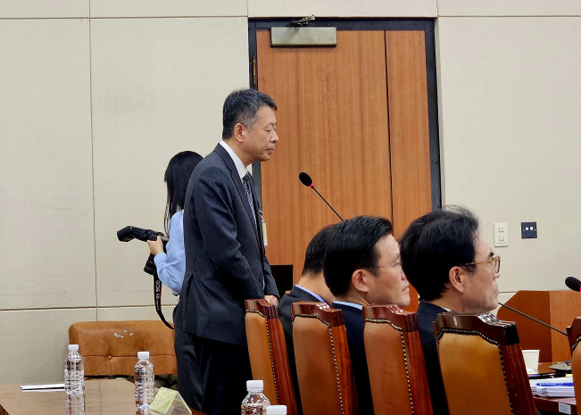 ▲30일 국회에서 열린 기후에너지환경노동위원회 종합국정감사에 김병주 MBK파트너스 회장 대신 증인으로 출석한 김광일 MBK파트너스 부회장이 위원들의 질의에 답하고 있다. (사진=정영인 기자 oin@)