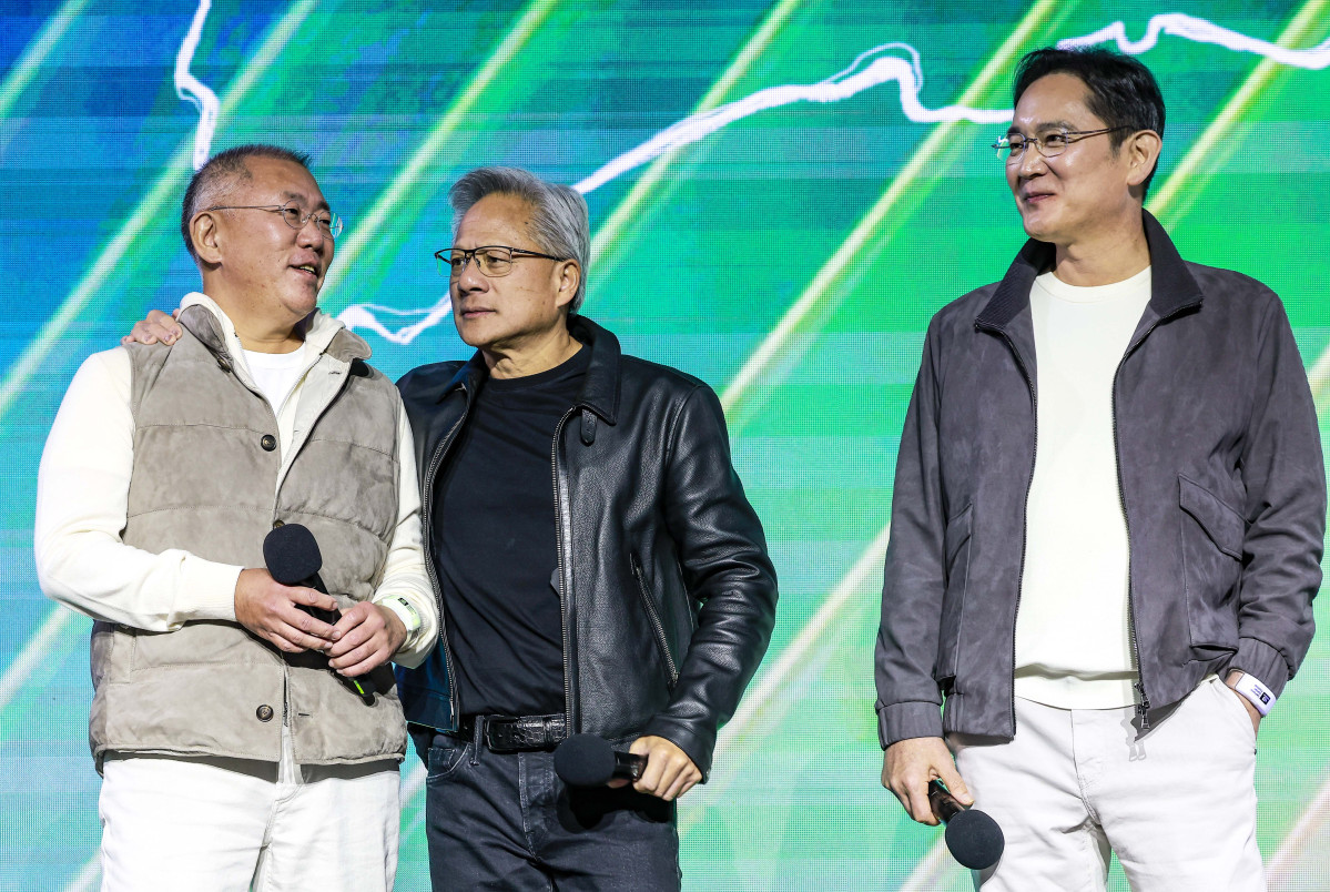 ▲젠슨 황 엔비디아 최고경영자(CEO)와 이재용 삼성전자 회장, 정의선 현대차그룹 회장이 30일 서울 강남구 코엑스에서 열린 엔비디아 지포스 게이머 페스티벌에 참석하고 있다. 신태현 기자 holjjak@