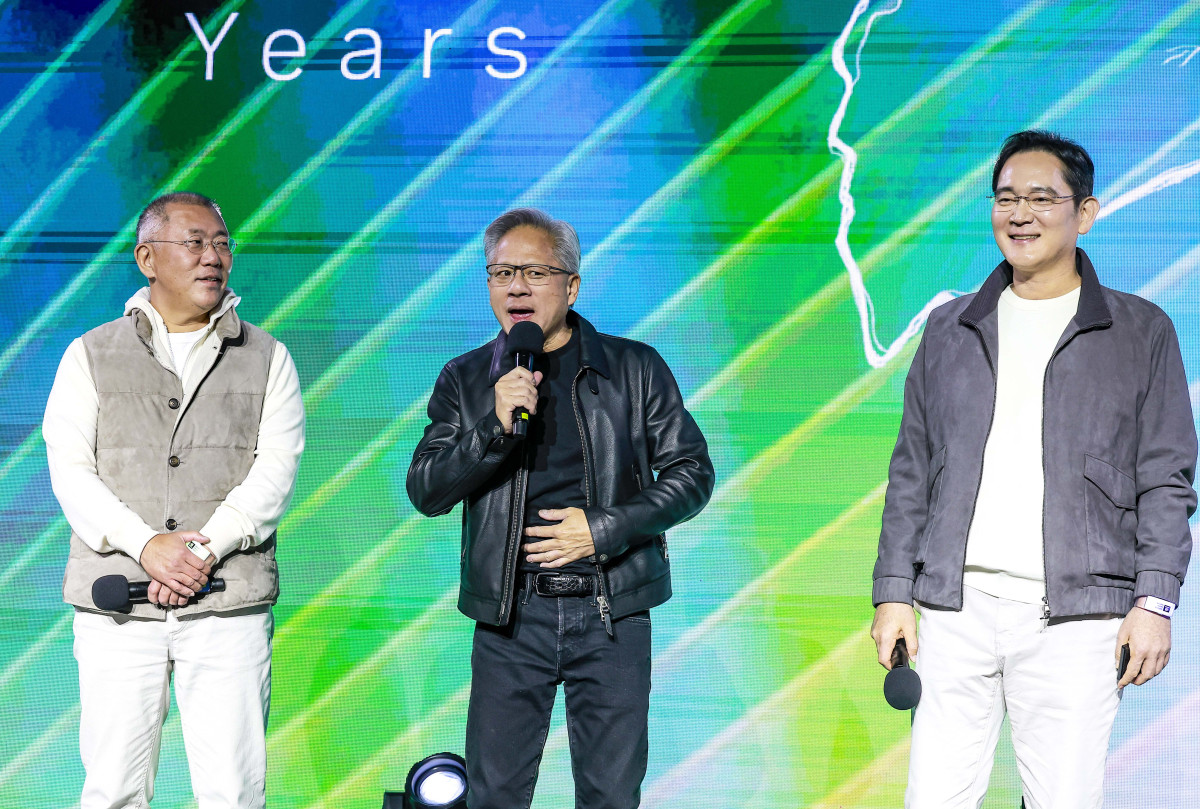 ▲젠슨 황 엔비디아 최고경영자(CEO)와 이재용 삼성전자 회장, 정의선 현대차그룹 회장이 30일 서울 강남구 코엑스에서 열린 엔비디아 지포스 게이머 페스티벌에 참석해 있다. 신태현 기자 holjjak@