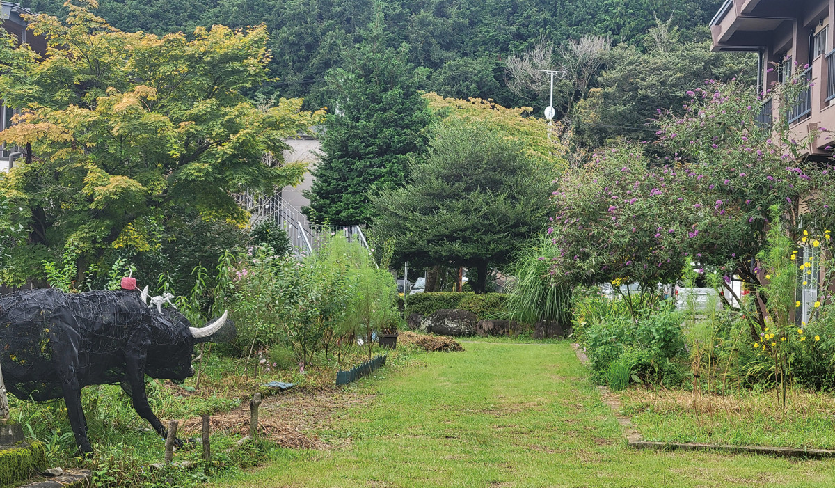 ▲숲으로 둘러싸인 나스 마치즈쿠리 광장.(신미화 교수)