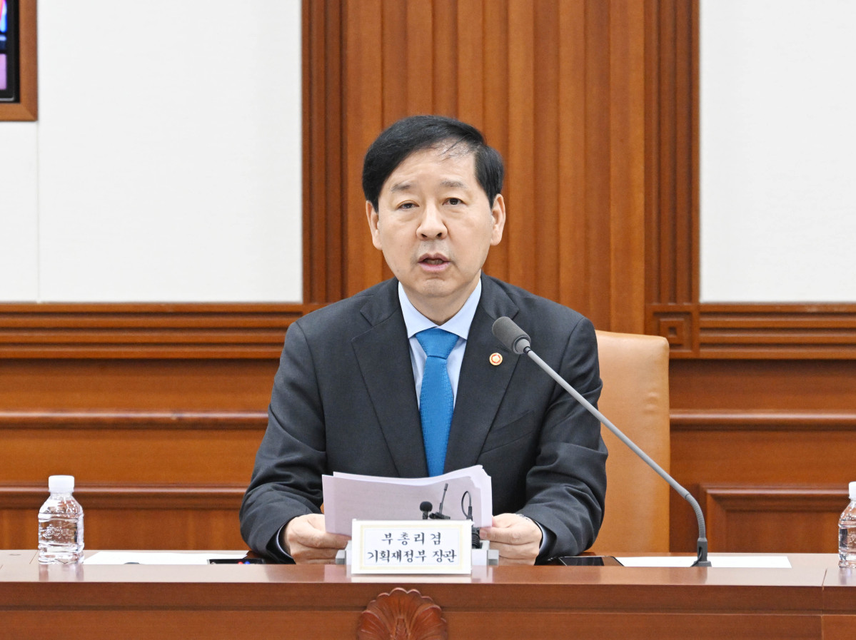 ▲구윤철 경제부총리 겸 기획재정부 장관이 10월 31일 서울 종로구 정부서울청사에서 열린 제6차 공급망안정화위원회 주재, 모두발언을 하고 있다. (사진제공=기획재정부)