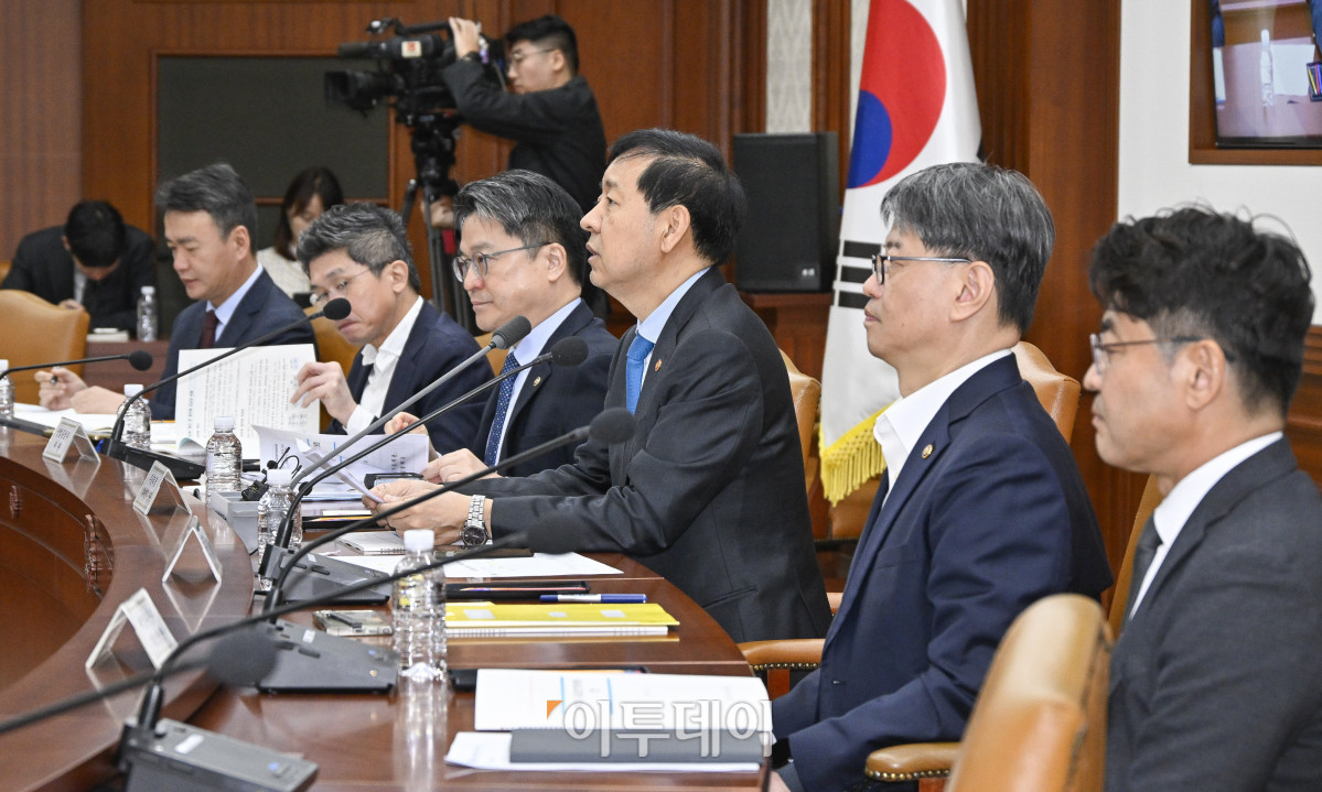 ▲구윤철 경제부총리 겸 기획재정부 장관이 31일 서울 종로구 정부서울청사에서 열린 제6차 공급망안정화위원회에서 모두발언을 하고 있다. 조현호 기자 hyunho@