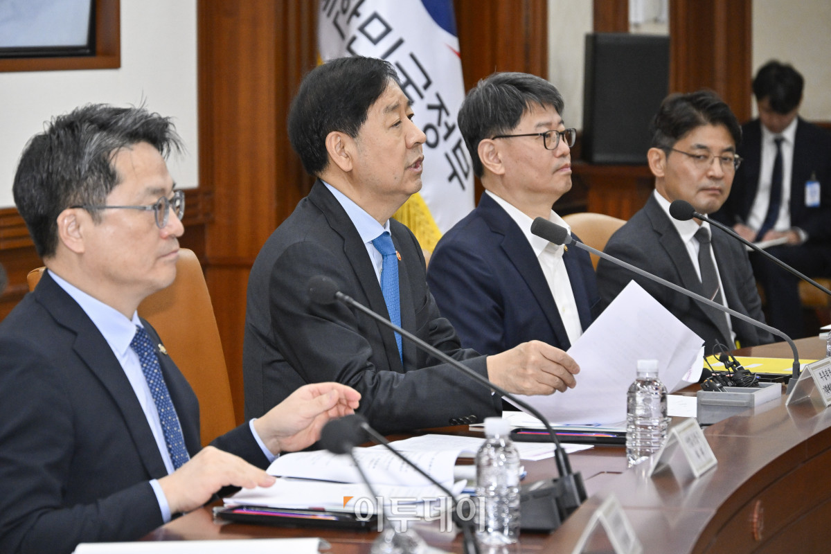 ▲구윤철 경제부총리 겸 기획재정부 장관이 31일 서울 종로구 정부서울청사에서 열린 제6차 공급망안정화위원회에서 모두발언을 하고 있다. 조현호 기자 hyunho@