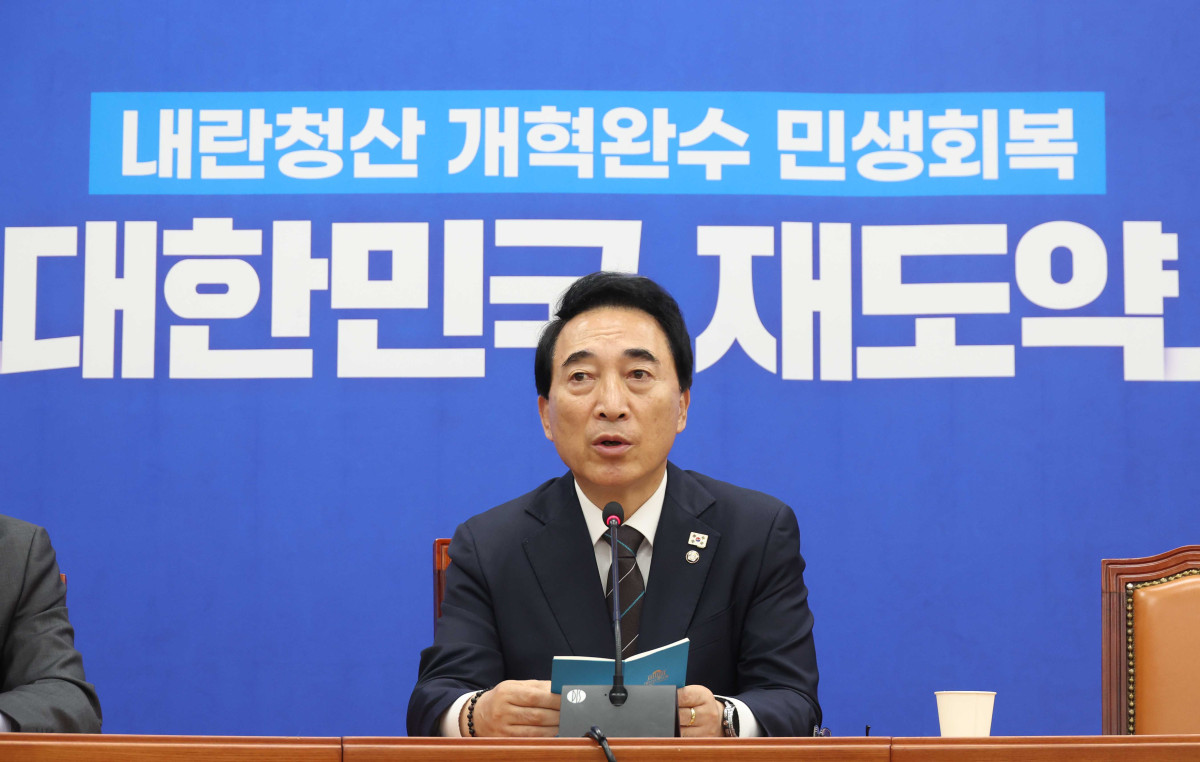 ▲박수현 더불어민주당 수석대변인이 26일 오전 서울 여의도 국회에서 열린 현안관련 기자간담회에서 발언을 하고 있다. (사진=뉴시스)