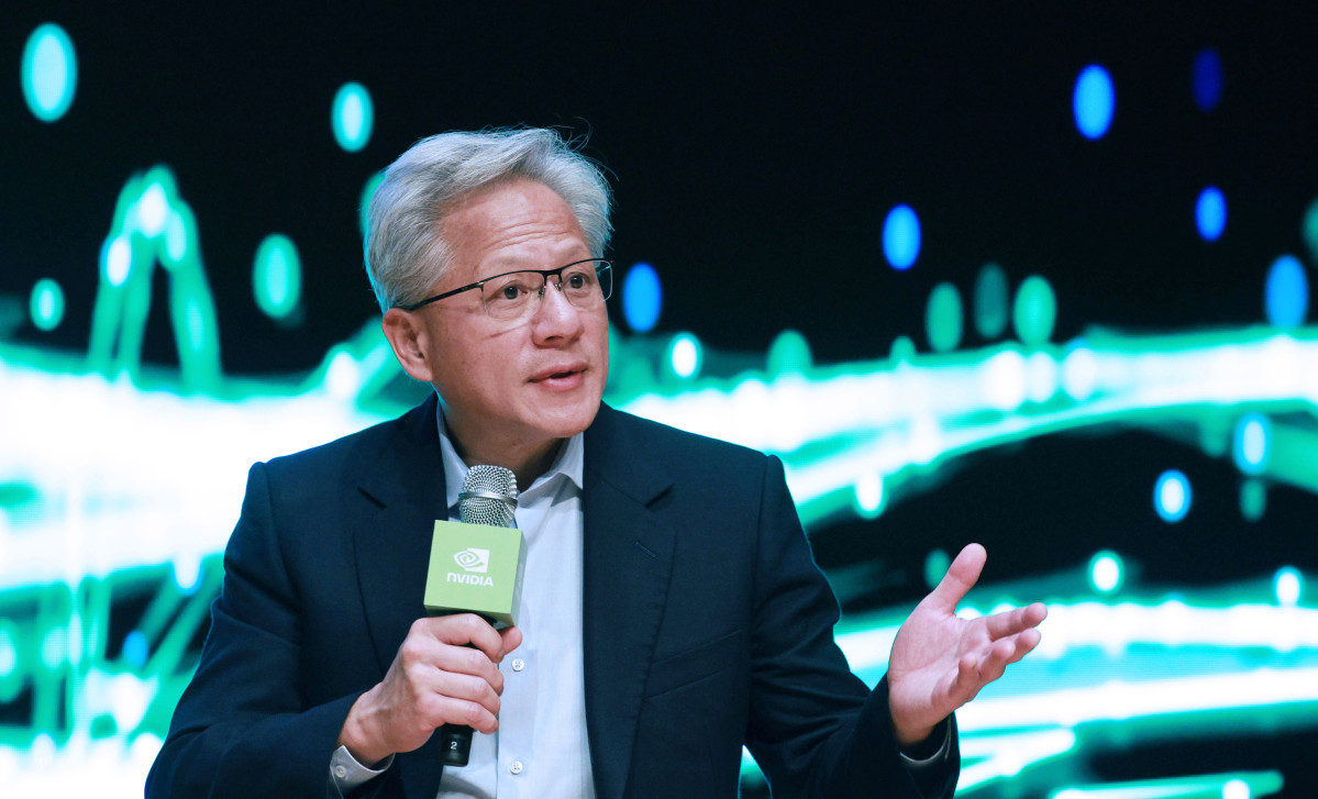 ▲ 젠슨 황 엔비디아 최고경영자가 31일 경북 경주 예술의전당 원화홀에서 열린 2025년 아시아태평양경제협의체(APEC) 경주 엔비디아 기자간담회에서 발언하고 있다. (연합뉴스)