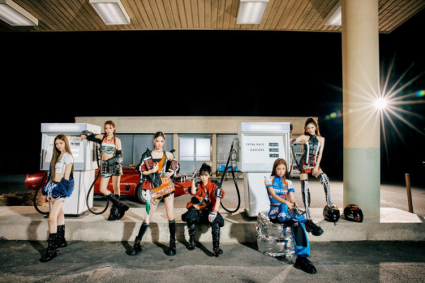 ▲izna(이즈나)(사진 = 웨이크원 제공)