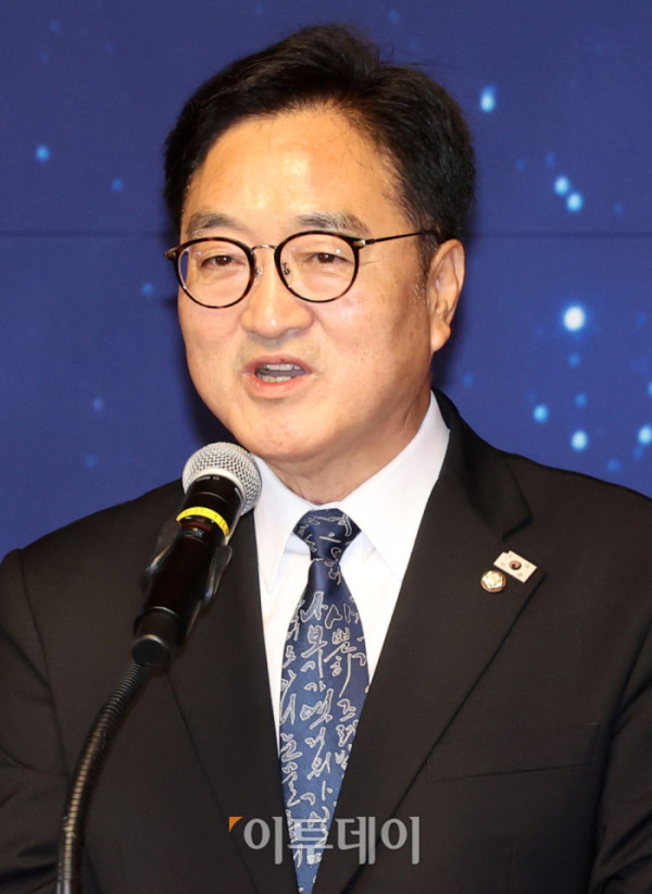 ▲우원식 국회의장이 15일 서울 여의도 국회 사랑재에서 열린 사회적 대화 공동선언식에서 인사말을 하고 있다. 고이란 기자 photoeran@